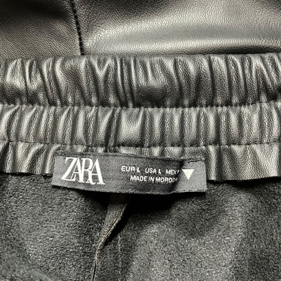ZARA Faux Leather Black Cargo Joggers Side Slash Pockets Hip Flap Pockets Sz L - Picture 5 of 9